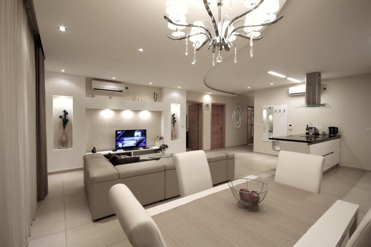 Summer Breeze Apartment *
